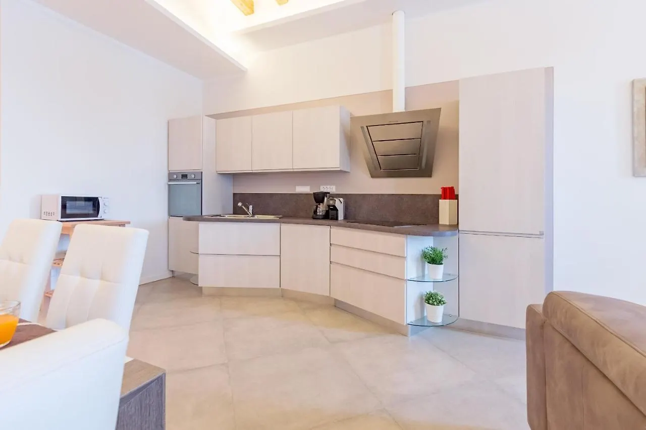 Zanardelli 1 Apartment By Wonderful Italy Saló